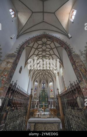 Gewölbe und Chor der St.-Martin-Kirche, gotische Basilika, fertiggestellt um 1500, Memmingen, Schwaben, Bayern, Deutschland, Europa Stockfoto