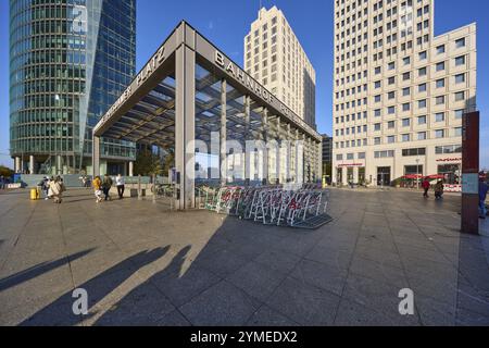 U-Bahn- und S-Bahn-Station Potsdamer Platz in Berlin, Hauptstadt, unabhängige Stadt, Bundesland Berlin, Deutschland, Europa Stockfoto