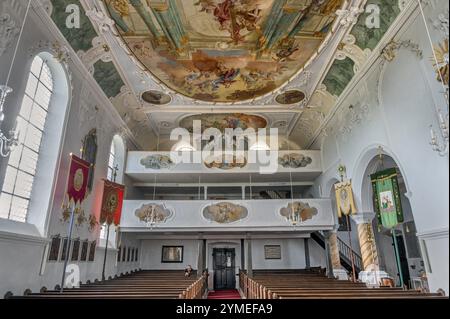 Orgelopfgemälde und Deckenfresken St. Georg und Florian ist eine denkmalgeschützte katholische Pfarrkirche in Reicholzried, Allgäu, Bayern, Deutschland, Europa Stockfoto