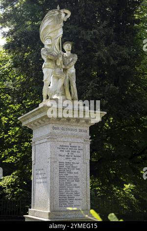 MATLOCK BATH, DERBYSHIRE, GROSSBRITANNIEN, 18. MAI. War Memorial in Matlock Bath, Derbyshire, am 18. Mai 2024 Stockfoto