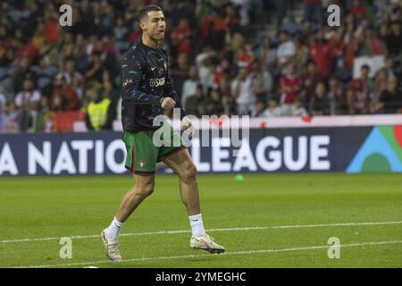 Fußballspiel, Cristiano RONALDO CR7 Portugal wärmt sich vor dem Spiel auf und schaut nach links aus, Estadio do Dragao, Porto, Portugal Stockfoto