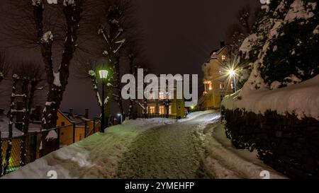 Landschaften der Stadt Bergen unter dem Schnee, Norwegen. Winterzeit. Stockfoto