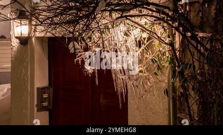 Landschaften der Stadt Bergen unter dem Schnee, Norwegen. Winterzeit. Stockfoto