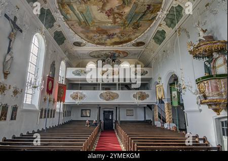 Orgelopfgemälde und Deckenfresken St. Georg und Florian ist eine denkmalgeschützte katholische Pfarrkirche in Reicholzried, Allgäu, Bayern, Deutschland, Europa Stockfoto