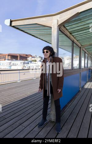 Ray Dorset, auch bekannt als Mungo Jerry, der Frontmann der britischen Rockband Mungo Jerry, fotografierte am Bournemouth Pier an der Südküste Englands. Stockfoto