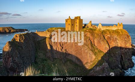 Landschaften rund um Schottland. Burgentour. Frühlingszeit. Stockfoto