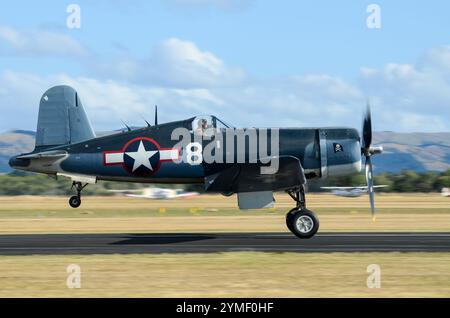 Vought F-4U Corsair Kampfflugzeug an Tragflächen über Wairarapa Airshow, Haube Flugplatz, Masterton, Neuseeland. Zweiten Weltkrieg Goodyear FG-1 Corsair Stockfoto