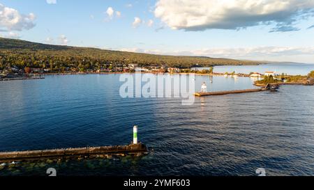 Luftaufnahme von Grand Marais, Minnesota, USA. Stockfoto