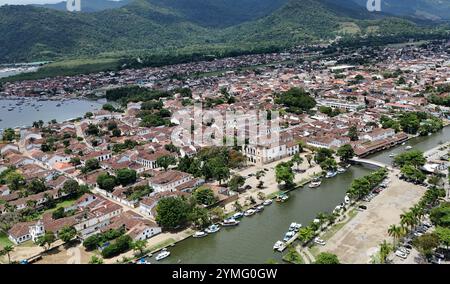 Parati, Rio De Janeiro, Brasilien. November 2024. Paraty (rj), 11. november 21/2024 - View/aerea/paraty/rj - aus der Vogelperspektive auf das historische Zentrum der Stadt paraty, am Nachmittag dieses donnerstags, 21. november 2024. (Foto: Leco Viana/Thenews2/Zumapress) (Foto: © Leco Viana/TheNEWS2 via ZUMA Press Wire) NUR REDAKTIONELLE VERWENDUNG! Nicht für kommerzielle ZWECKE! Stockfoto