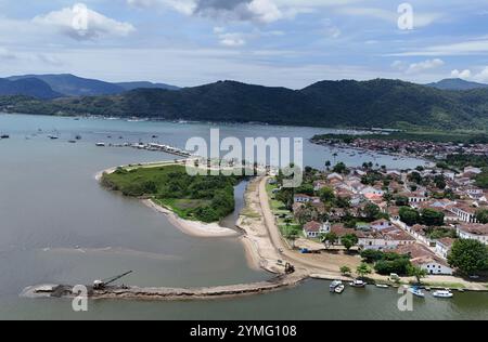 Parati, Rio De Janeiro, Brasilien. November 2024. Paraty (rj), 11. november 21/2024 - View/aerea/paraty/rj - aus der Vogelperspektive auf das historische Zentrum der Stadt paraty, am Nachmittag dieses donnerstags, 21. november 2024. (Foto: Leco Viana/Thenews2/Zumapress) (Foto: © Leco Viana/TheNEWS2 via ZUMA Press Wire) NUR REDAKTIONELLE VERWENDUNG! Nicht für kommerzielle ZWECKE! Stockfoto