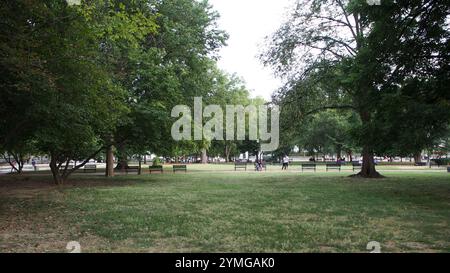 Rasen im Lafayette Square Park, Blick in der Abenddämmerung am späten Nachmittag, Washington, DC, USA Stockfoto