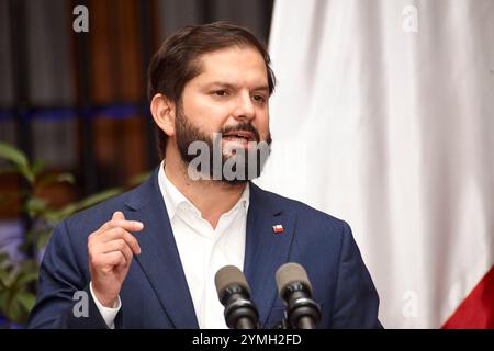 Santiago, Rm, Chile. November 2024. Der chilenische Präsident Gabriel Boric Font im La Moneda Palace (Credit Image: © Francisco Arias/ZUMA Press Wire) NUR REDAKTIONELLE VERWENDUNG! Nicht für kommerzielle ZWECKE! Stockfoto