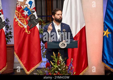 Santiago, Rm, Chile. November 2024. Der chilenische Präsident Gabriel Boric Font im La Moneda Palace (Credit Image: © Francisco Arias/ZUMA Press Wire) NUR REDAKTIONELLE VERWENDUNG! Nicht für kommerzielle ZWECKE! Stockfoto