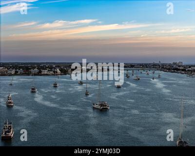 Segelboote in der Intracoastal verankert Stockfoto