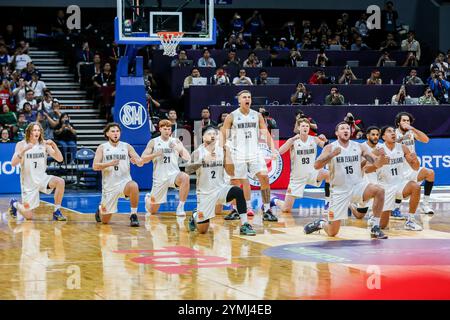 Pasay City. November 2024. Spieler aus Neuseeland spielen Haka vor dem Spiel zwischen Neuseeland und den Philippinen beim FIBA Asia Cup 2025 Qualifying am 21. November 2024 in Pasay City auf den Philippinen. Quelle: Rouelle Umali/Xinhua/Alamy Live News Stockfoto