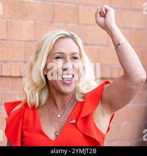 Duluth, USA. Oktober 2024. Die Vertreterin Marjorie Taylor Greene kommt zu einer Wendepunkt-Aktion-Kundgebung zur Unterstützung des ehemaligen Präsidenten Donald Trump in Duluth. (Credit Image: © Jen Golbeck/SOPA Images via ZUMA Press Wire) NUR REDAKTIONELLE VERWENDUNG! Nicht für kommerzielle ZWECKE! Stockfoto