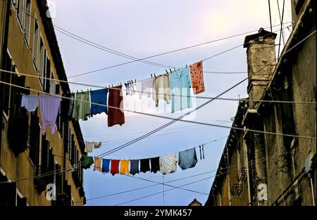 Kleidung trocknet online, Venedig, Italien Stockfoto