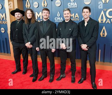 20. November 2024 – Nashville, Tennessee; USA – LANCO kommt bei der 58. Jährlichen CMA Awards an, die in der Bridgestone Arena in der Innenstadt von Nashville stattfanden. Copyright 2024 Jason Moore. (Kreditbild: © Jason Moore/ZUMA Press Wire) NUR REDAKTIONELLE VERWENDUNG! Nicht für kommerzielle ZWECKE! Stockfoto