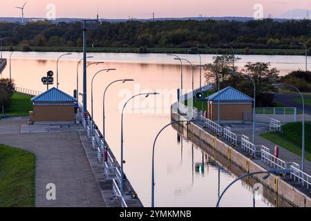 Schleuse Rothensee Magdeburg Sachsen Anhalt Bundeswasserstraße Stockfoto