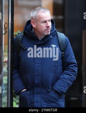 Brentford Chief Executive Jon Varney kommt zur Premier League-Aktionärsversammlung in London. Bilddatum: Freitag, 22. November 2024. Stockfoto