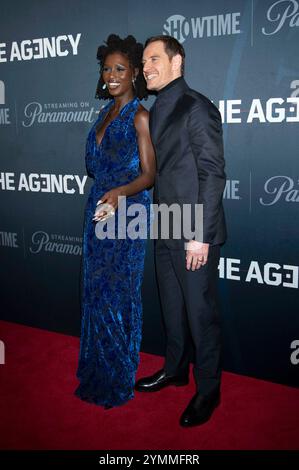 Jodie Turner-Smith und Michael Fassbender bei der Premiere der Paramount+ Serie 'The Agency' im Museum of Modern Art New York, 21.11.2024 Stockfoto