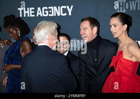 Jodie Turner-Smith, Richard Gere, Reza Brojerdi, Michael Fassbender und Katherine Waterston bei der Premiere der Paramount+ Serie 'The Agency' im Museum of Modern Art New York, 21.11.2024 Stockfoto