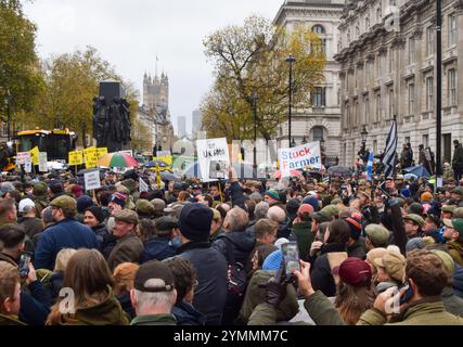 London, Großbritannien. November 2024. Tausende von Bauern protestieren gegen die Erbschaftssteuer in Whitehall vor der Downing Street Credit: Vuk Valcic/Alamy Stockfoto