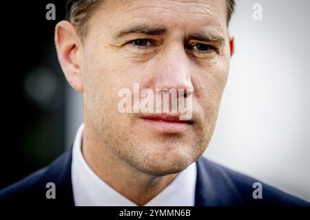 DEN HAAG - der Finanzminister Eelco Heinen trifft im Catshuis für den ministerrat ein. Das Kabinett tagt wöchentlich im Catshuis, dem offiziellen Wohnsitz des Premierministers. ANP ROBIN UTRECHT niederlande raus - belgien raus Stockfoto