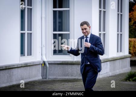 DEN HAAG - der Finanzminister Eelco Heinen trifft im Catshuis für den ministerrat ein. Das Kabinett tagt wöchentlich im Catshuis, dem offiziellen Wohnsitz des Premierministers. ANP ROBIN UTRECHT niederlande raus - belgien raus Stockfoto