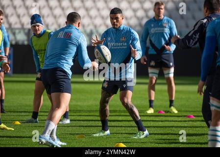 Turin, Turin, Italien. November 2024. Ein Moment des Captains's Run-Trainings des italienischen Rugby-Teams vor dem Spiel gegen die neuseeländische Nationalmannschaft All Blacks im Allianz Stadium in Turin, Italien. (Kreditbild: © Matteo SECCI/ZUMA Press Wire) NUR REDAKTIONELLE VERWENDUNG! Nicht für kommerzielle ZWECKE! Stockfoto