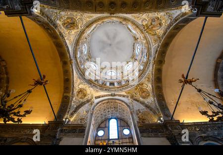 Brescia, Italien. Das Innere der Kirche St. Maria der Wunder oder Chiesa di Santa Maria dei Miracoli Stockfoto