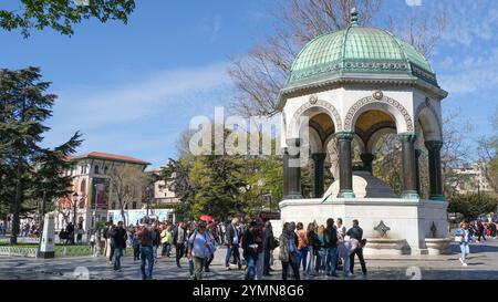 Der Deutsche Brunnen am Hippodrom, dem Hauptplatz im Bezirk Sultanahmet, einem alten Teil von Istanbul, Türkei Stockfoto