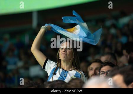 Malaga, Spanien. November 2024. MALAGA, SPANIEN - 21. NOVEMBER: Fans und Unterstützer Argentiniens im Viertelfinale zwischen Italien und Argentinien beim Davis Cup Finale im Palacio de Deportes Jose Maria Martin Carpena am 21. November 2024 in Malaga, Spanien. (Foto: Marleen Fouchier/BSR Agency) Credit: BSR Agency/Alamy Live News Stockfoto