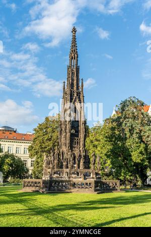 Kranner's Fountain, neogotisches Denkmal, das Kaiser Franz I. von Österreich von Josef Kranner gewidmet ist, im Park des nationalen Erwachens in Prag, Tschechien Stockfoto