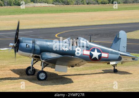 Vought F-4U Corsair Kampfflugzeug an Tragflächen über Wairarapa Airshow, Haube Flugplatz, Masterton, Neuseeland. Zweiten Weltkrieg Goodyear FG-1 Corsair Stockfoto