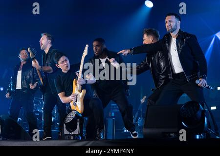 Neapel, Italien. Blue (von links nach rechts Duncan James, Simon Webbe, Lee Ryan und Antony Costa) tritt am 21. November 2024 live im Palapartenope in Neapel-Italien auf. Stockfoto