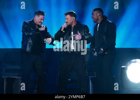 Neapel, Italien. November 2024. Neapel, Italien. Blue (von links nach rechts Lee Ryan, Duncan James und Simon Webbe) tritt am 21. November 2024 live im Palapartenope in Neapel auf. (Foto: /SIPA USA) Credit: SIPA USA/Alamy Live News Stockfoto