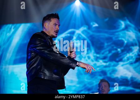 Neapel, Na, Italien. November 2024. Neapel, Italien. Lee Ryan von Blue tritt live im Palapartenope in Neapel auf, am 21. November 2024. (Credit Image: © Andrea Gul/SOPA Images via ZUMA Press Wire) NUR REDAKTIONELLE VERWENDUNG! Nicht für kommerzielle ZWECKE! Stockfoto