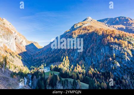 Weiler Hinterbichl, Dorferbachtal, Blick auf den Gipfel Großvenediger Prägraten am Großvenediger Osttirol, Osttirol, Tirol Österreich Stockfoto