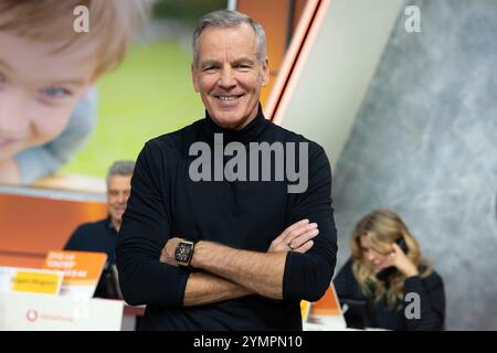 Huerth, Deutschland. November 2024. 29. RTL Spendenmarathon 'We Help Children', Fernsehen, 21-22.11.2024 in Hürth, Deutschland, Credit: dpa/Alamy Live News Stockfoto