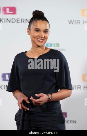 Huerth, Deutschland. November 2024. 29. RTL Spendenmarathon 'We Help Children', Fernsehen, 21-22.11.2024 in Hürth, Deutschland, Credit: dpa/Alamy Live News Stockfoto