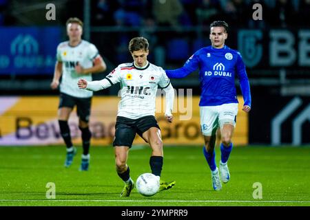 Den Bosch, Niederlande. November 2024. DEN BOSCH, 22-11-2024, Stadion de Vliert, Saison 2024/2025, Fußball, Keuken Kampioen Divisie . Spiel zwischen den Bosch und Excelsior . Excelsior-Spieler Lennard Hartjes Credit: Pro Shots/Alamy Live News Stockfoto