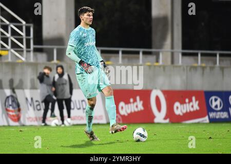 Lier, Belgien. November 2024. Genks Torhüter Mike Penders wurde während eines Fußballspiels zwischen Lierse und Jong Genk am Freitag, den 22. November 2024 in Lier, am 12. Tag der 2. Liga der Challenger Pro League 2024-2025 1B der belgischen Meisterschaft, in Aktion dargestellt. BELGA FOTO JILL DELSAUX Credit: Belga News Agency/Alamy Live News Stockfoto