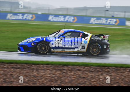 Ethan Hammerton, Porsche 718 Cayman GT4 RS Clubsport, Team Omologato mit Graves Motorsport, Porsche Sprint Challenge Great Britain 2024, ein einziges märz Stockfoto