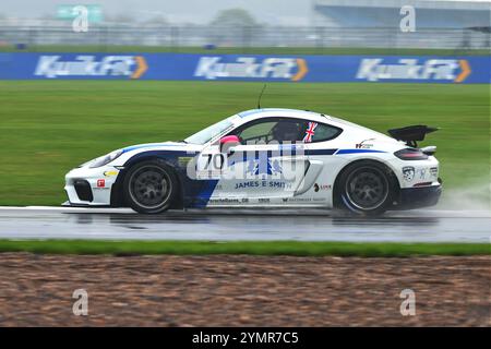 Samuel Harvey, Porsche 718 Cayman GT4 Clubsport, Xentek Motorsport, Porsche Sprint Challenge Großbritannien 2024, eine einzige Markenserie mit Allradantrieb Stockfoto