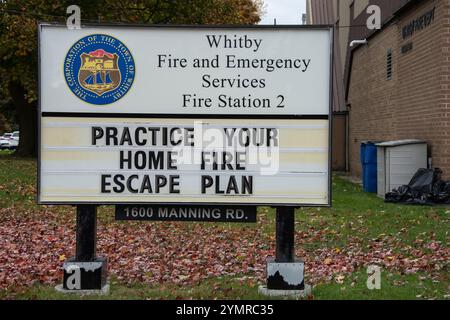 Whitby Fire Station 2 Schild auf der Manning Road in Oshawa, Ontario, Kanada Stockfoto