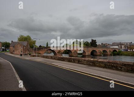 Old Bridge oder Devorgilla Bridge über den Fluss Nith in Dumfries, Schottland Stockfoto