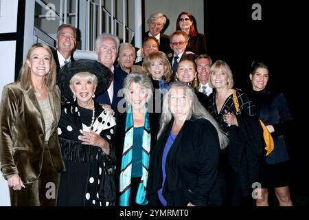 22. November 2024, Los Angeles, CA, USA: LOS ANGELES - 21. November: Peter Marshall Celebration of Life Group bei der Peter Marshall Celebration of Life in Television City am 21. November 2024 in Los Angeles, CA (Credit Image: © Kay Blake/ZUMA Press Wire) NUR ZUR REDAKTIONELLEN VERWENDUNG! Nicht für kommerzielle ZWECKE! Stockfoto