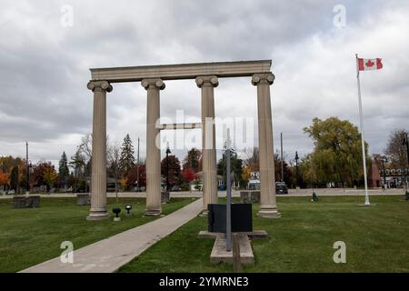 Ionensäulen im Guild Park & Gardens am Guildwood Parkway in Scarborough, Toronto, Ontario, Kanada Stockfoto