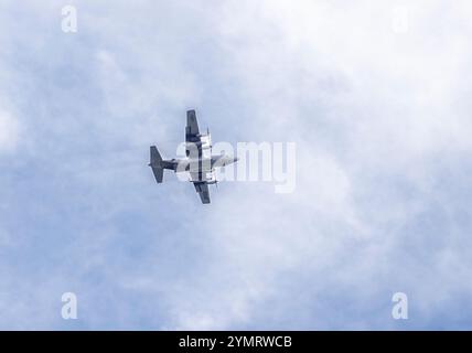 connecticut Air Guard Flugzeug fliegt über manhattan Stockfoto